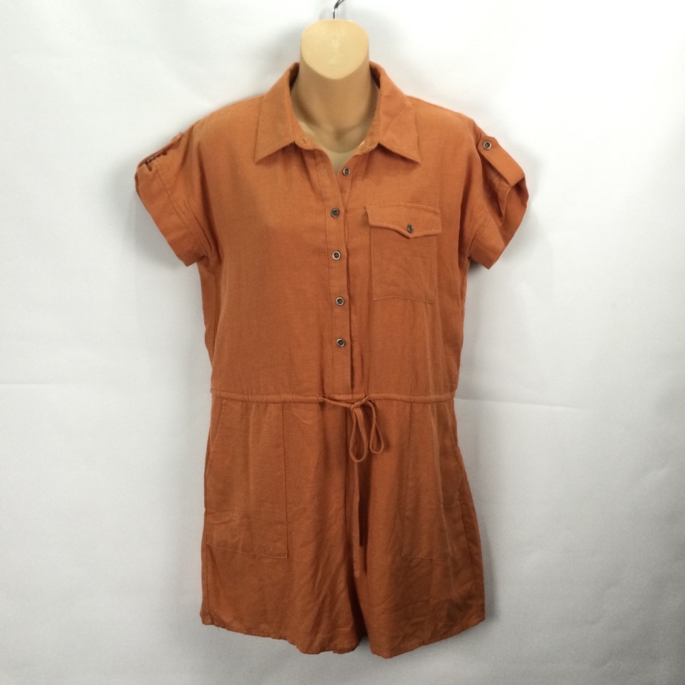 Andree by Unit Orange Button-Up Romper womens size M short‎ sleeve